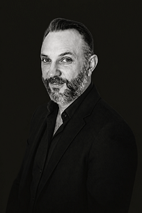 Portrait d’Arnaud Marchal, consultant SEO et rédacteur web automobile